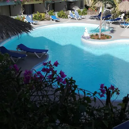 Bgc - Lindo Y Comodo Apartamento, A 5 Min De La Playa! アパート